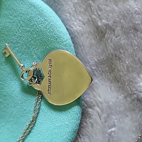 Heart Tag Key Pendant Medium 16inch - Picture 3 of 16